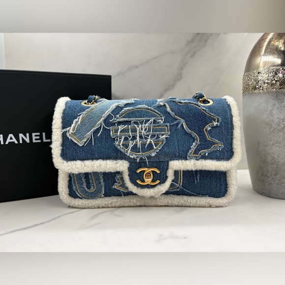 CHANEL Handbags - 🔥CHANEL•Limited Edition Egyptian Collection Denim & Sherpa Medium Flap Bag